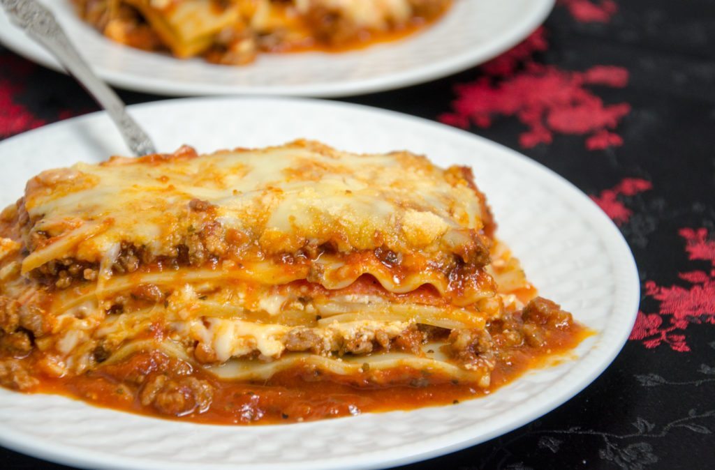 Easy, Classic Lasagna: Step-by-Step Pictures & Instructions ~ The ...